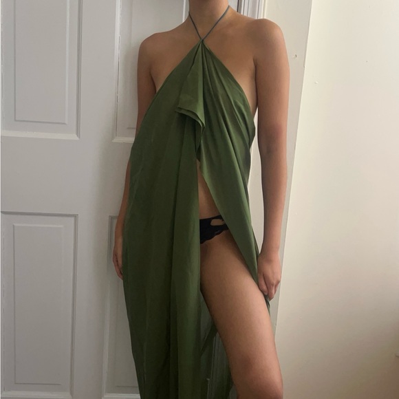 Silk Georgette Halter Dress In Kelly Green - Picture 2 of 3